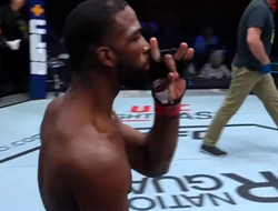 фото - Дисквалификация россиянина и жуткий нокаут а-ля Перейра: видео из серии Претендент