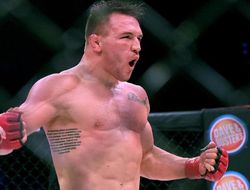 фото - Bellator 243. Чендлер вырубил Хендерсона в реванше, Митрион влетел Джонсону – видео