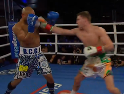 фото - Топ-проспект Уолш нокаутировал Джонса: видео