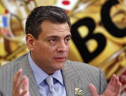 фото - В WBC прокомментировали возможный бой Альвареса и Бетербиева