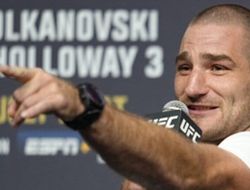 фото - «Уход Нганну из UFC — грёбаный позор». У Стриклэнда вся надежда на бой с Фьюри