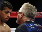 Экс-чемпион Мачадо дебютировал в лёгком весе, быстро уничтожил Поросо