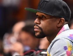 фото - Мэйуэзер разгневан: список «лучших полусредневесов за 50 лет» возглавляет не он