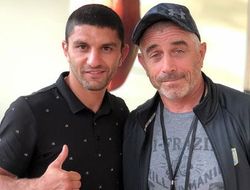 фото - Далакян и Ломаченко-старший, Арум в казахской одежде, интервью Кормье — соцсети