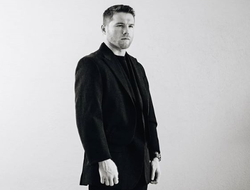 фото - Три 10-летия Олейника в ММА, Энганну вспомнил работу на песчаном карьере, Канело в журнале GQ — соцсети 