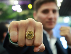 фото - Боксёр, которого мечтает подписать Хирн, присоединился к команде Канело