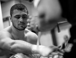 фото - Аллен не подерётся с Хаммером — у того «корона». Зовёт в ринг старого знакомого