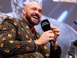 фото - Фьюри пригласил на спарринги звёздного экс-футболиста — помочь готовиться к Усику