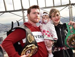 фото - Жизнь в кайф. Канело зажигательно танцует на яхте: видео