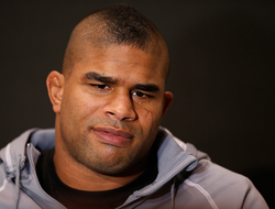 фото - Алистар Оверим: «Я лучше Дос Сантоса»