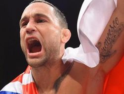 фото - UFC 211: Фрэнки Эдгар разбил Яира Родригеса