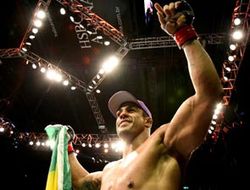 фото - (ММА) UFC 142: Витор Белфорт победил Энтони Джонсона