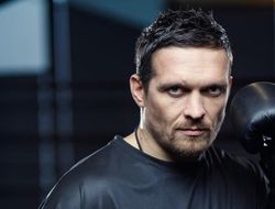 фото - Фото Усика в бассейне. Плавай как акула, жаль как шмель