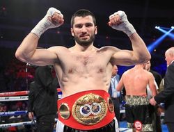 фото - Тренер Бетербиева: Сказал Артуру закончить поединок по-чемпионски