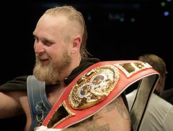 фото - Роберт Хелениус обзавёлся титулом — брутально нокаутирован Эркан Тепер