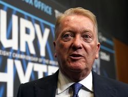 фото - Слишком большие для Усика. Промоутер назвал две проблемы украинца в хэвивейте