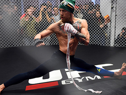 фото - Видео: лучшие моменты открытой тренировки перед UFC 196