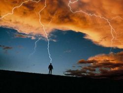 фото - Макгрегор доигрался: в Техасе молятся, чтобы его убило молнией