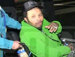 фото - Почему Дэвис появился на людях в инвалидной коляске? Объяснение чемпиона