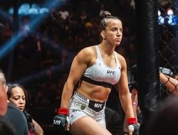 фото - Одно из самых жутких поражений в истории UFC. Реакция проигравшей