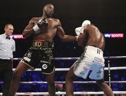 фото - Лоуренс Околи нанёс дебютное поражение спарринг-партнёру Александра Усика