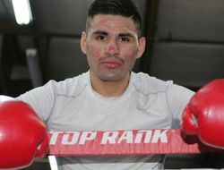 фото - Mexican-style: Рамирес впервые защитил титул, повалял Ороско, победил решением