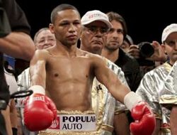 фото - Иван Кальдерон будет драться за титул с 173-сантиметровым Фуэнтесом