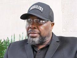 фото - «Усика можно побить и точка». Интервью тренера Дюбуа