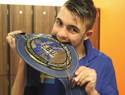 фото - Результаты субботы: Йигит взял евротитул, Акоста выиграл элиминатор, Демарко вернулся с победой