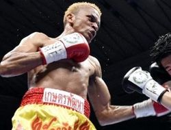 фото - Руэнроэнг сначала подрался, а затем «затаскал» Ли до победы