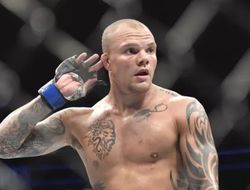 фото - UFC в Монктоне: Энтони Смит задушил Волкана Оздемира