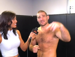 фото - Нурмагомедову нашли замену, а Стриклэнд хочет денег за бой с Адесаньей