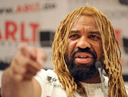 фото - Видео: как Шеннон Бриггс Владимира Кличко задирал