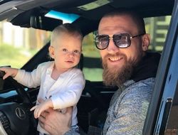 фото - Поветкин отлетает, Редкач показывает увечья, Кудряшов воссоединился с пацанами — соцсети