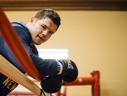 фото - Тренер Альвареса: «Из Роуча такой "прогнозист", что...»