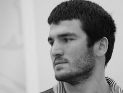 фото - Артур Бетербиев нокаутировал очередного безнадёгу