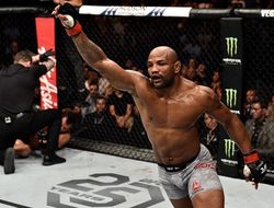 фото - UFC 221: Йоэль Ромеро нокаутировал Люка Рокхолда