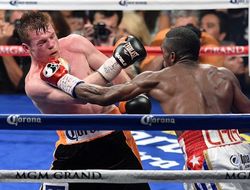 фото - Сондерс только бегал, его стиль раздражает — промоутер Альвареса