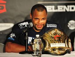 фото - (ММА) Дэниел Кормье покончит с Strikeforce боем против Фрэнка Мира