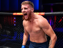 фото - Дэйна в восторге: украинец Потеря вырубил поляка и получил контракт с UFC — видео