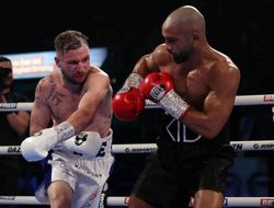 фото - Апсет! Хьюз не позволил Гэлэхэду покорить второй дивизион: видео