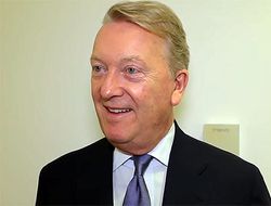 фото - Фрэнк Уоррен — о бое Ковалёв–Ярд, сопернике для Фьюри и расставании с Сондерсом 