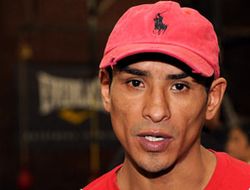 фото - Желчные колики сорвали бой Рафаэля Маркеса с Лео Санта Крусом