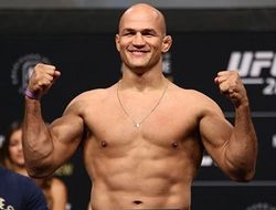 фото - Экс-чемпион UFC в тяжёлом весе хочет подраться с Джоном Джонсом