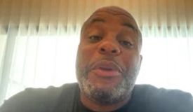 «Я надеялся, что он не поднимется». Кормье не видел вариантов в бою Джошуа-Пол