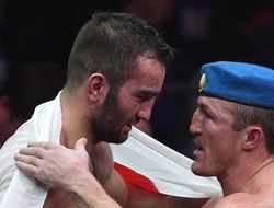 фото - Лучшие моменты боя Мурата Гассиева и Дениса Лебедева — видео от vRINGe.com