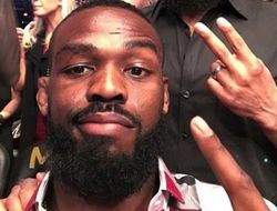 фото - Джон Джонс: Я счастлив за Макгрегора, но выбираю величие Мэйуэзера