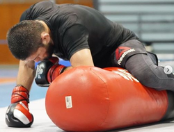 фото - Промо поединков Ломаченко и Усика, приятные воспоминания Ковалёва, Хабиб «убивает» снаряд в партере — соцсети 