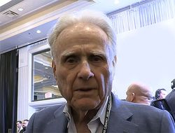 фото - Ломаченко может проиграть снова, он человек — эксперт из Зала славы