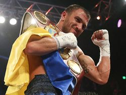 фото - Комми не подерётся с Ломаченко в апреле? Отвечает промоутер африканца